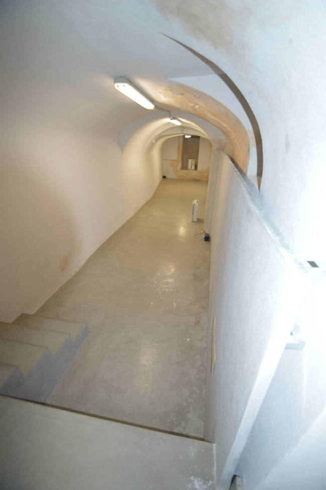 Locale commerciale in vendita a Pavia