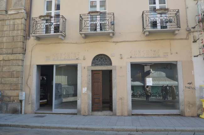 Locale commerciale in vendita a Pavia