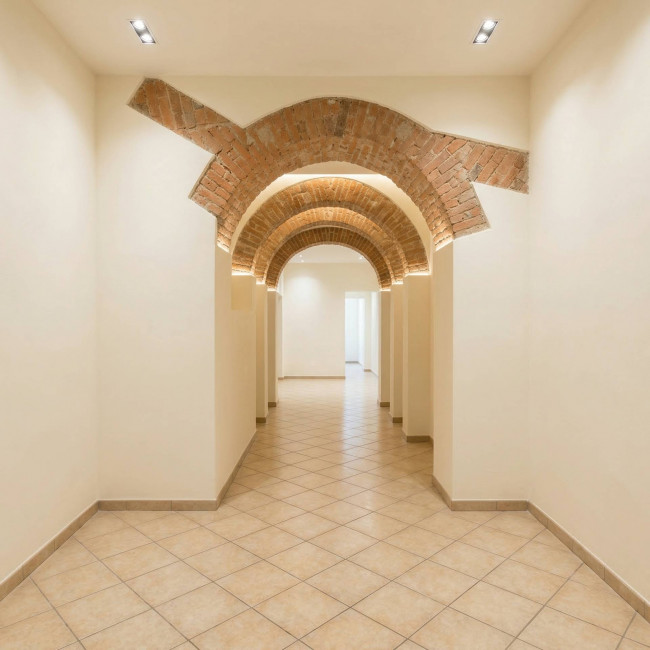 Locale commerciale in affitto a Pavia