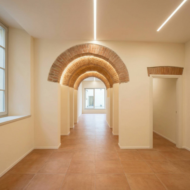 Locale commerciale in affitto a Pavia