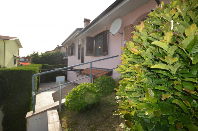 Villa in vendita a Villanova d'Ardenghi