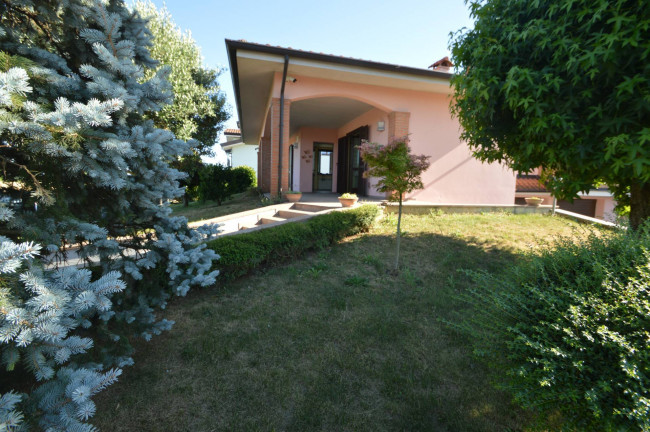 Villa in vendita a Villanova d'Ardenghi