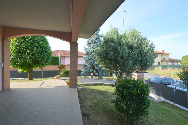 Villa in vendita a Villanova d'Ardenghi