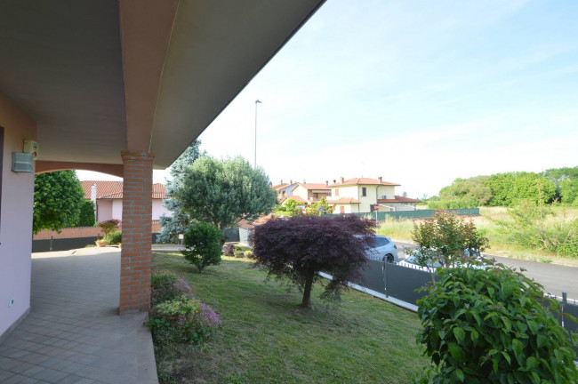 Villa in vendita a Villanova d'Ardenghi