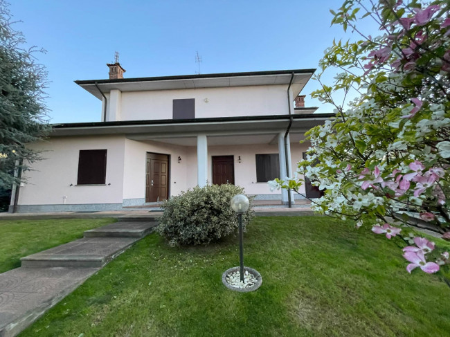 Villa in vendita a Linarolo