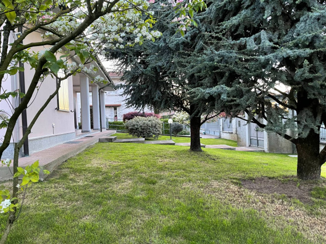 Villa in vendita a Linarolo