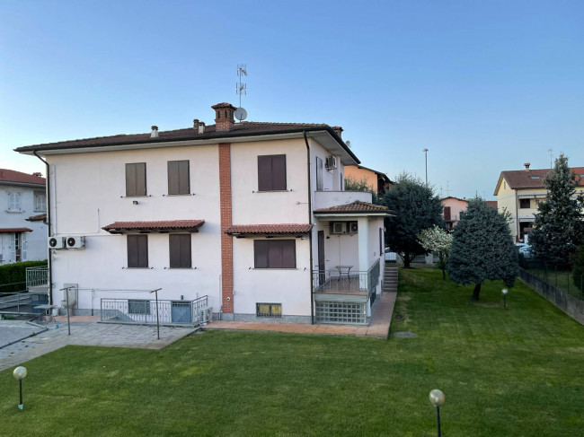 Villa in vendita a Linarolo
