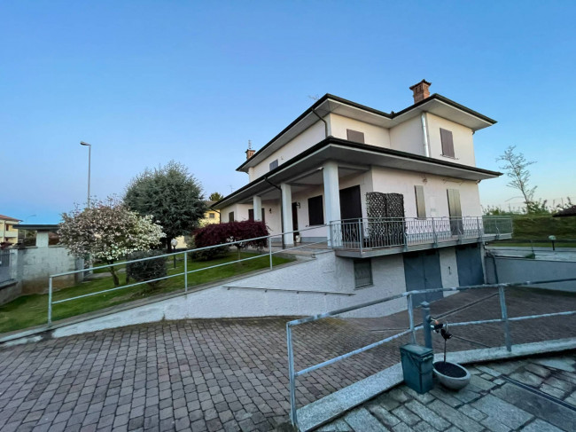 Villa in vendita a Linarolo
