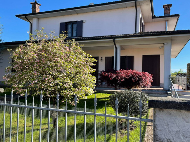 Villa in vendita a Linarolo