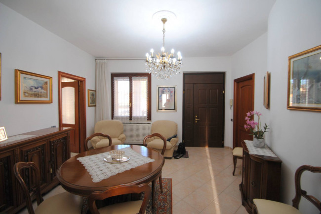 Villa in vendita a Linarolo