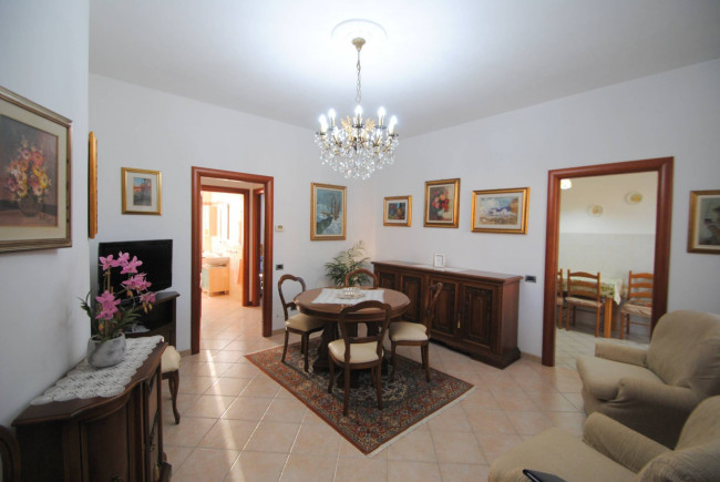 Villa in vendita a Linarolo