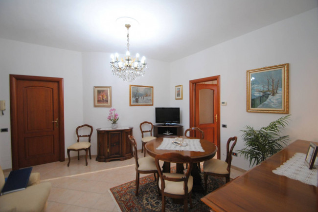 Villa in vendita a Linarolo