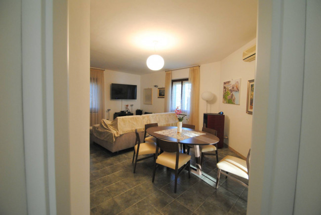 Villa in vendita a Linarolo