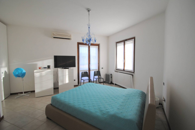 Villa in vendita a Linarolo