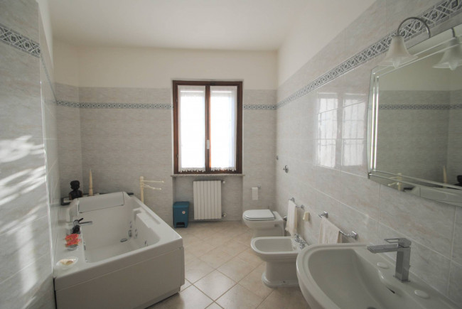 Villa in vendita a Linarolo