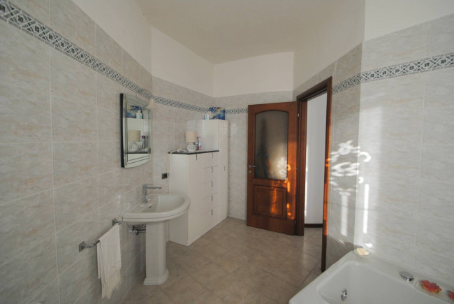 Villa in vendita a Linarolo
