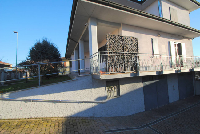 Villa in vendita a Linarolo