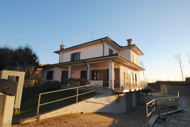 Villa in vendita a Linarolo