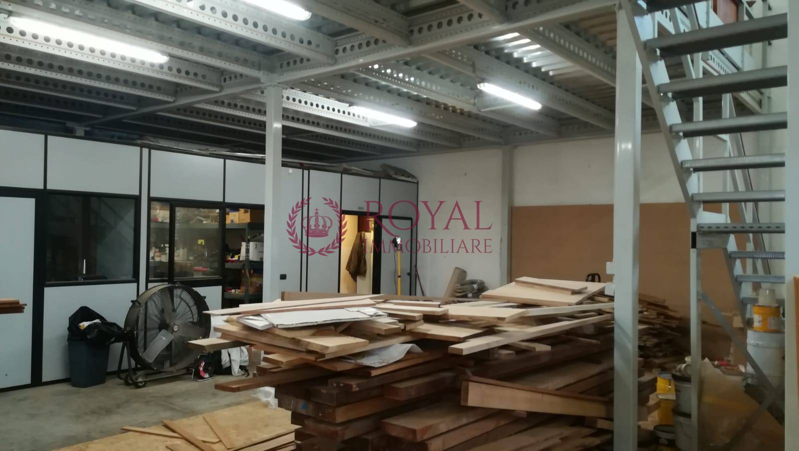 Capannone Commerciale LIVORNO affitto    Royal Immobiliare Professional S.a.S.