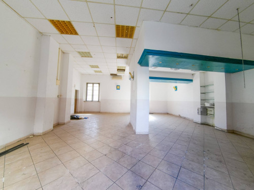 Locale commerciale in Affitto a Livorno