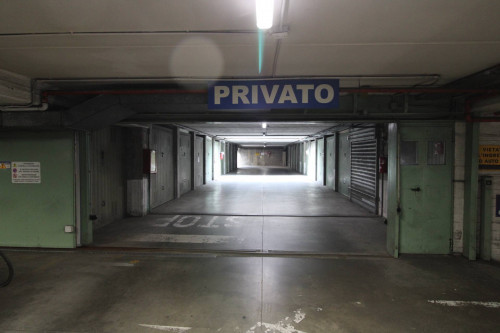Box o garage in Vendita a Livorno