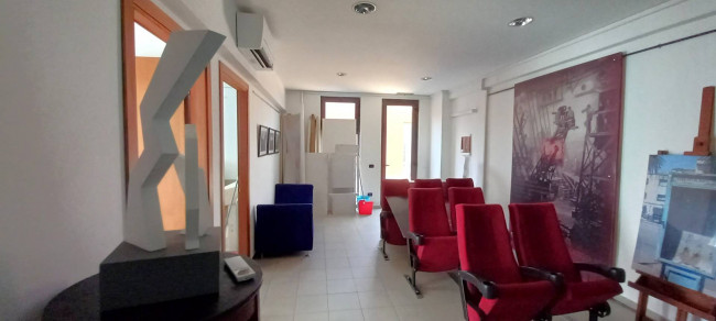 Studio/Ufficio in Affitto a Collesalvetti