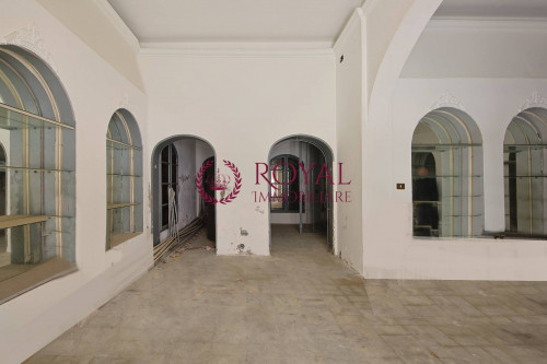 Locale commerciale in Vendita a Livorno