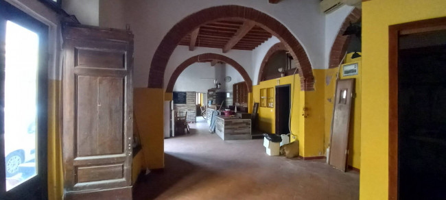 Locale commerciale in Affitto a Livorno