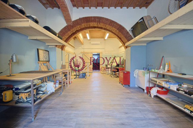 Locale commerciale in Vendita a Livorno