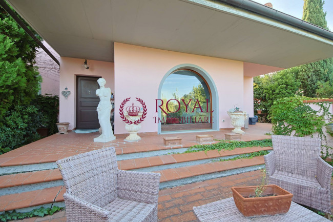 Villa in Vendita a Livorno
