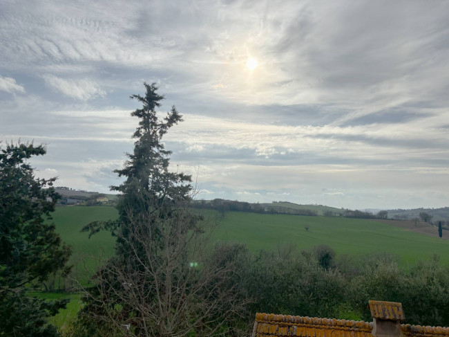 Casale in vendita a Monte San Giusto