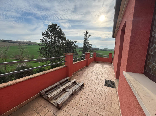 Casale in vendita a Monte San Giusto