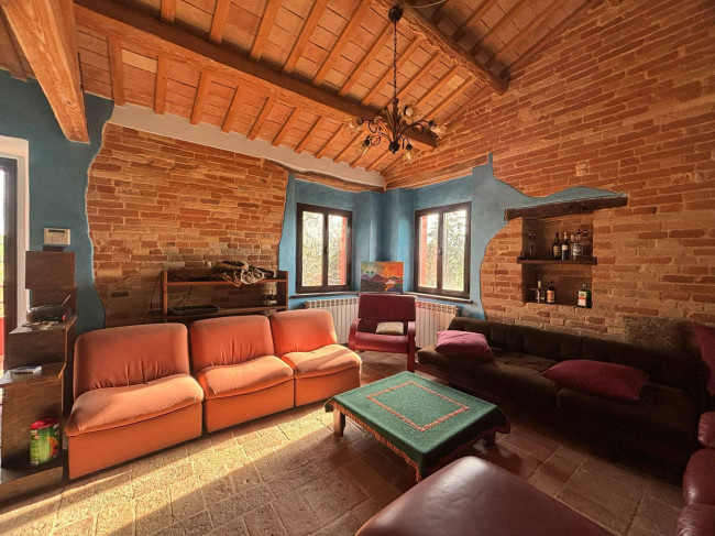 Casale in vendita a Monte San Giusto