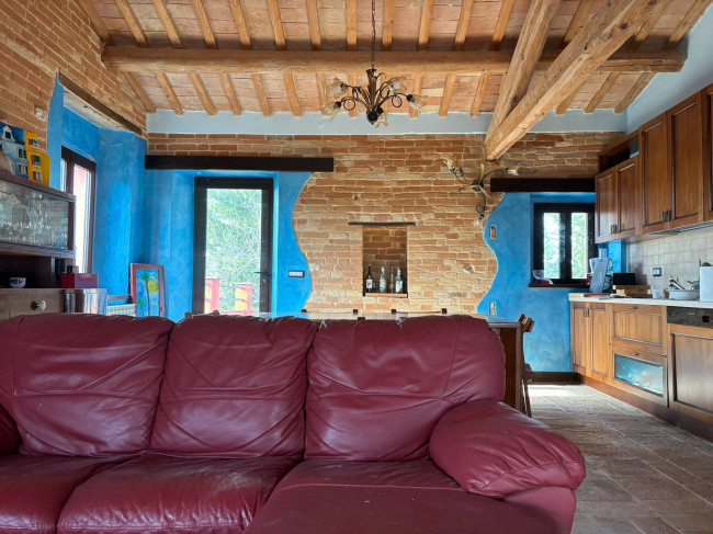 Casale in vendita a Monte San Giusto