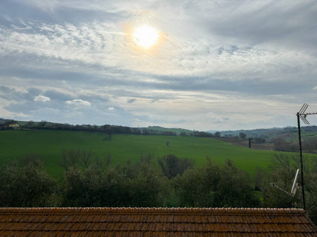 Casale in vendita a Monte San Giusto