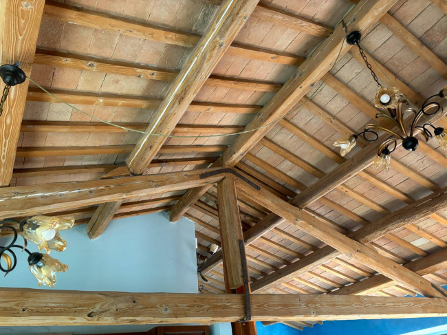 Casale in vendita a Monte San Giusto