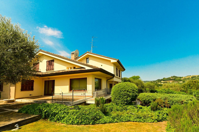 Villa in affitto a Civitanova Marche