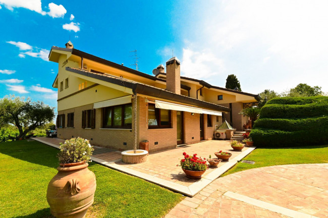Villa in affitto a Civitanova Marche