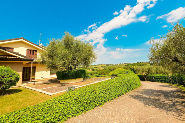 Villa in vendita a Civitanova Marche