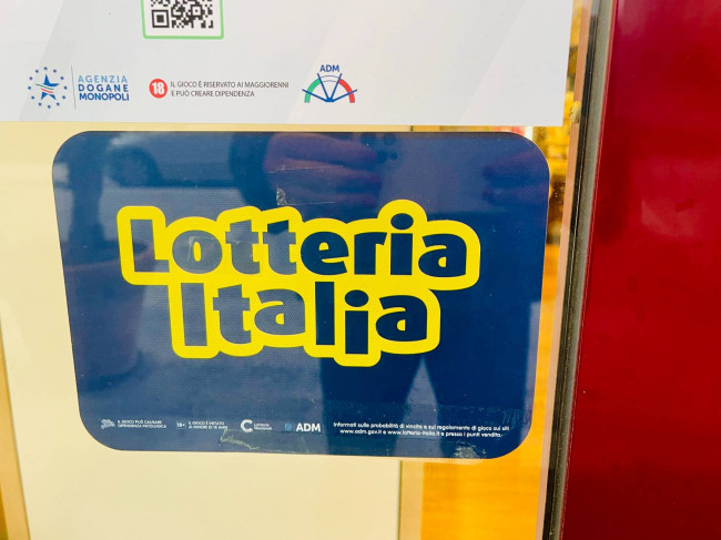 Tabaccheria in vendita a Civitanova Marche