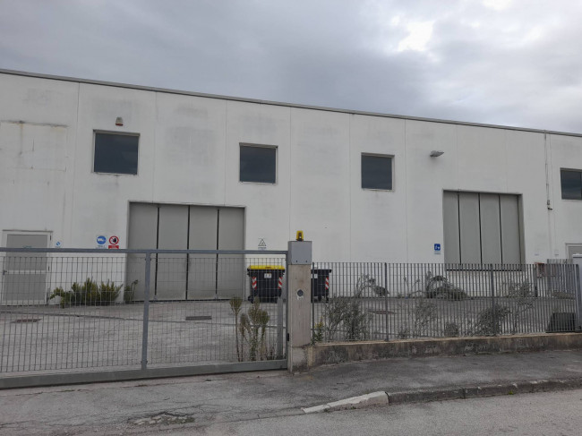 Capannone in vendita a Montegranaro