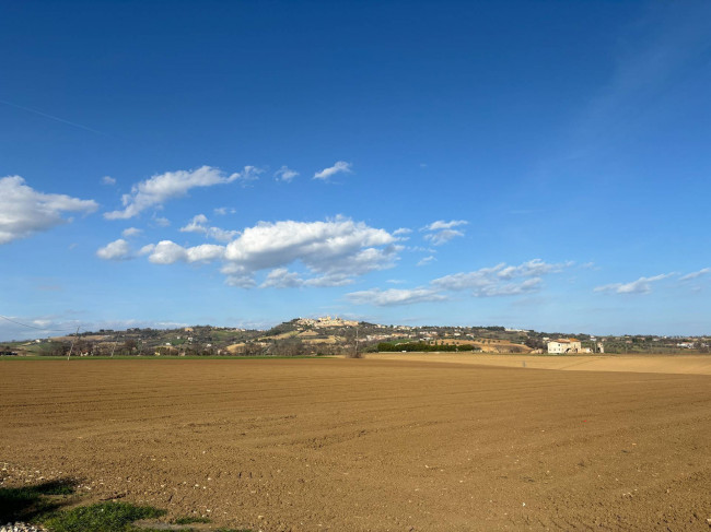 Casale in vendita a Montecosaro