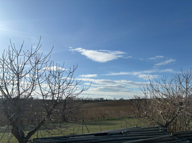 Casale in vendita a Montecosaro