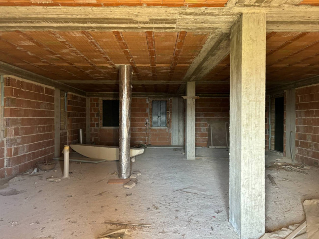 Casale in vendita a Montecosaro