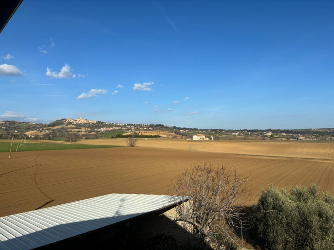 Casale in vendita a Montecosaro