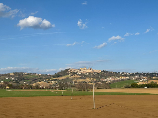 Casale in vendita a Montecosaro