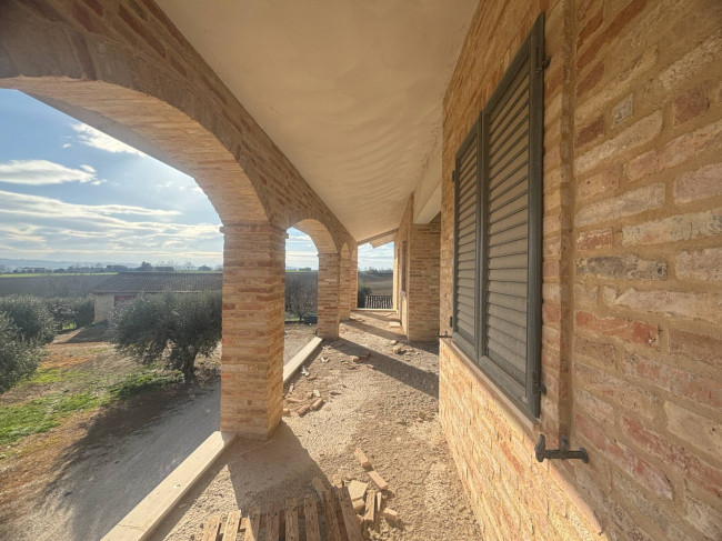 Casale in vendita a Montecosaro