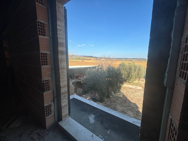 Casale in vendita a Montecosaro