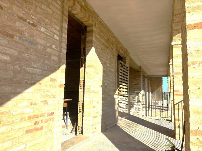 Casale in vendita a Montecosaro