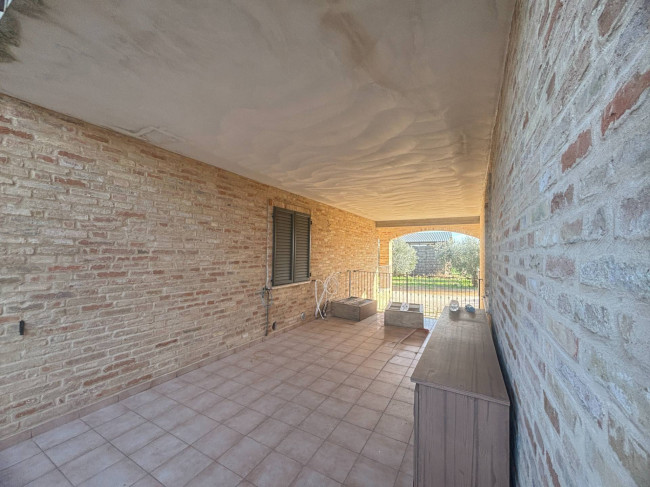 Casale in vendita a Montecosaro